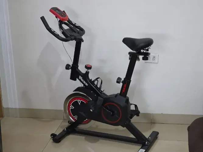 Bicicleta Spinning Ergométrica Nova, Com Monitor Profissional Suporta até 120kg