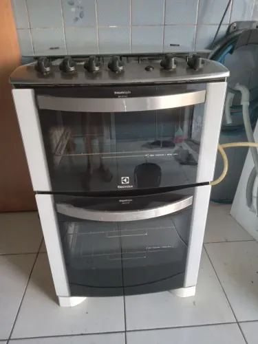 Fogao 2 fornos bem bonito entrego!