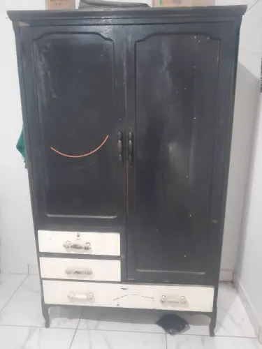 Vende-se guarda roupa