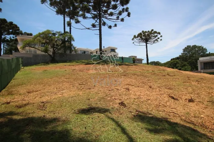 Terreno em condomínio fechado de alto padrão no Ecoville