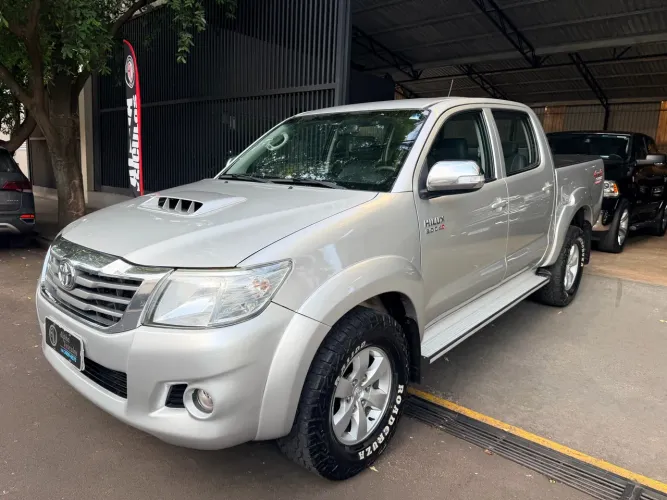 Toyota Hilux CD SRV D4-d 4X4 3.0 TDI Diesel AUT 2014