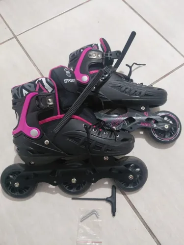 Patins feminino 37/42 Acompanha bolsa e os itens de roda.