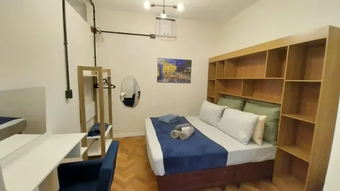 Quarto e Sala mobiliado-6ºandar aprazível, grande e confortável-lado Glória D'or Metro