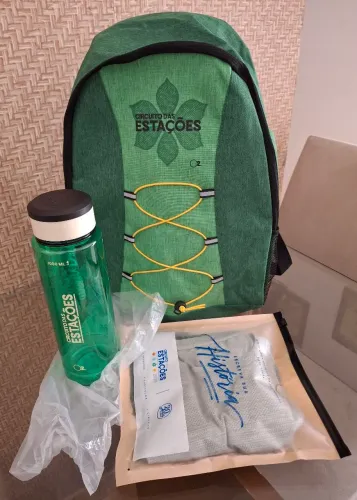 Vendo: Camisa, Mochila e Squeeze (Circuito das Estações 2026)