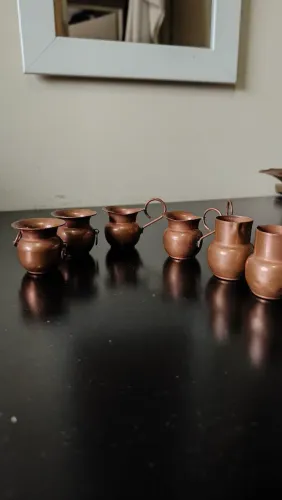Lote Miniaturas Antigas De Cobre Puro - Jarras E Vasos 4cm<br>