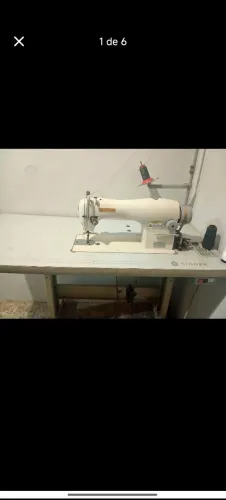 Máquina de Costura Reta - Singer