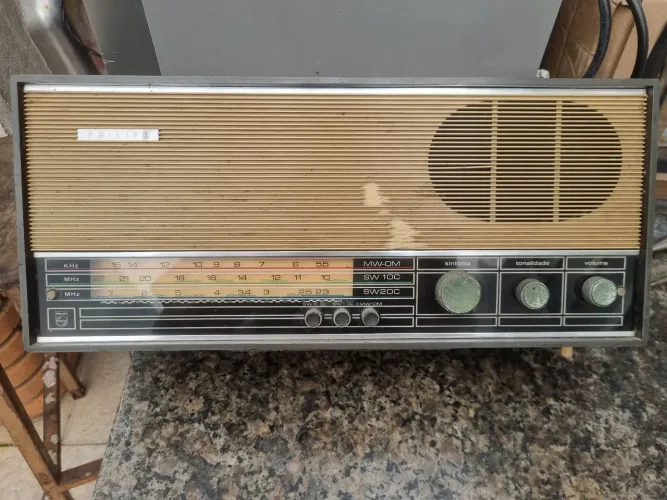 Rádio Philips antigo todo original pra restaurar nao funciona
