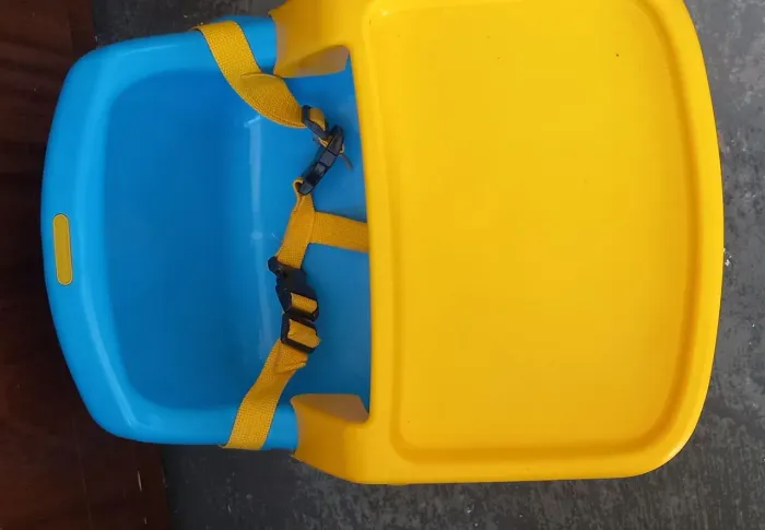 Cadeirinha de alimentação portátil
