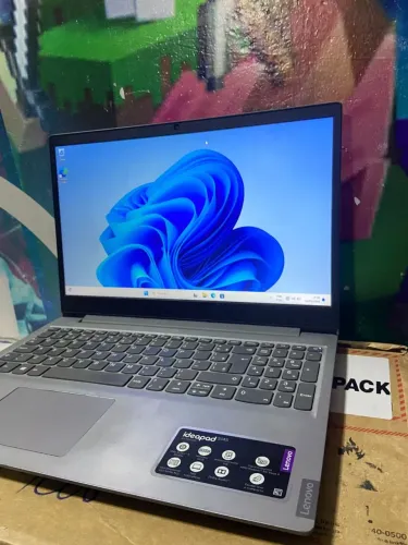 Notebook LENOVO Ryzen 5 3500U - 1ANO DE GARANTIA