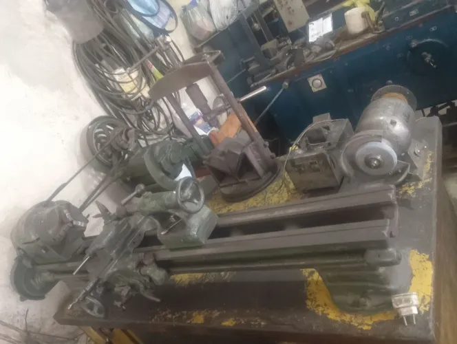 torno / auto elétrica vendo a bancada completa com esmeril prensa e teste