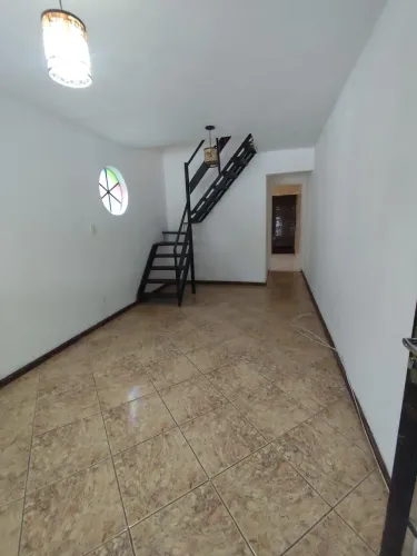 Casa para alugar na Rua Fonseca, Bangu, Rio de Janeiro - RJ