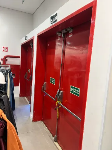 Portas corta fogos duplas 