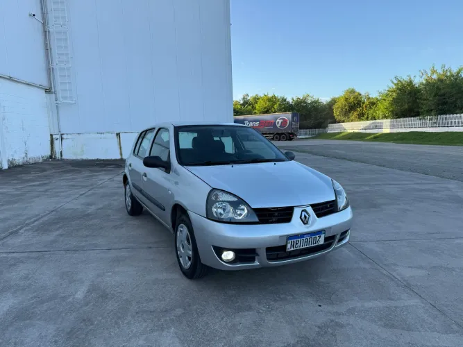 Renault Clio Hi-flex 1.0 16V 5P 2011