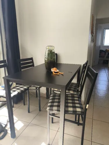 Mesa com 4 cadeiras