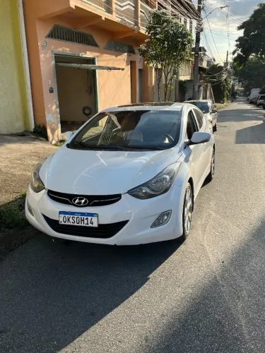 Hyundai Elantra GLS 1.8 16V Aut. 2013