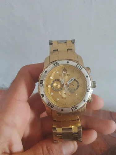 Relógio invicta cor de ouro