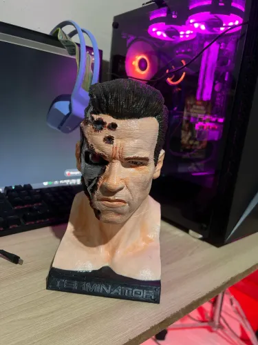 Busto Exterminador do futuro