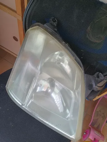 FAROL DA MERIVA EYSITRONIQUI FREX 2011.LADO DIREITO PASSAGEIRO. VENDO OU TROC0 POR MILHA 