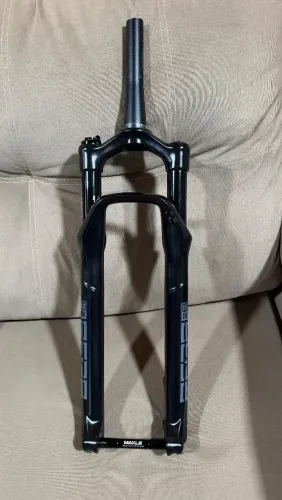 suspensão rock shox reba 100 mm, estado de nova .