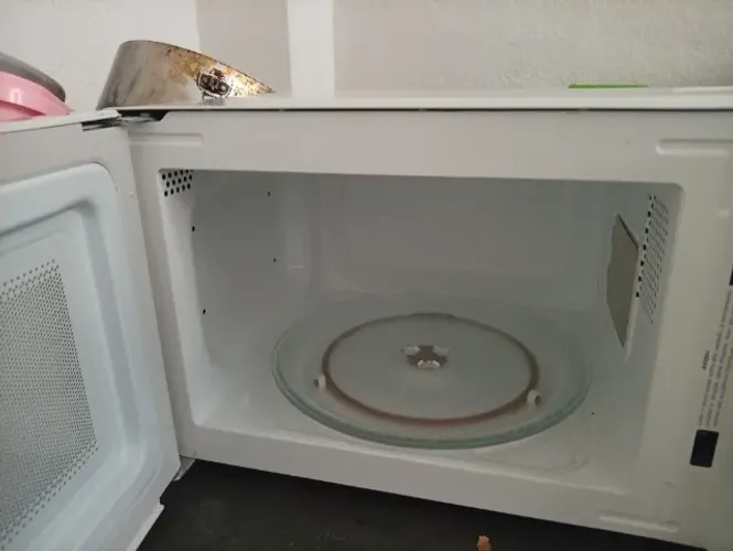 Microondas semi novo