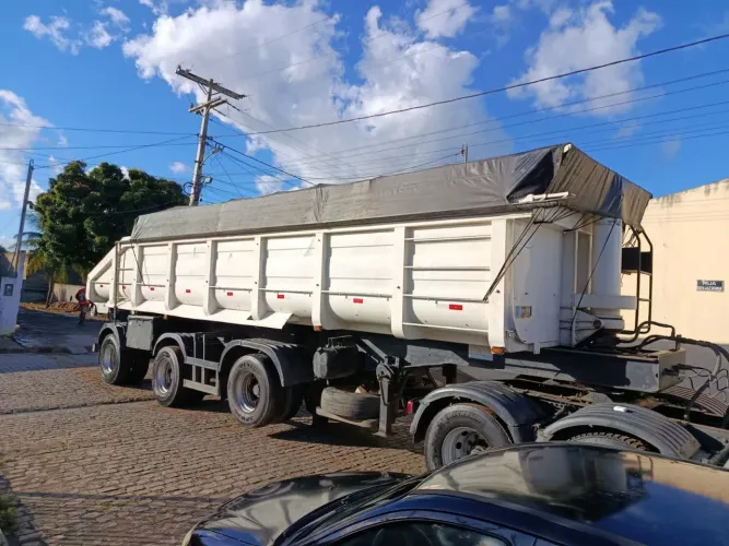Vendo carreta basculante Vanderleia 2014