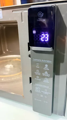 Microondas LG 42 litros semi novo 110v