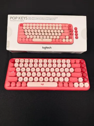 eclado Mecânico Sem Fio Logitech POP Keys - Heartbreaker Rosa - Usado