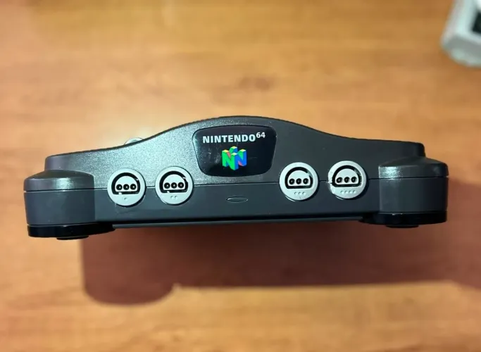 Apenas o console Nintendo 64 Gradiente