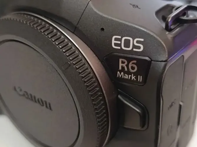 Canon R6 Mark 2