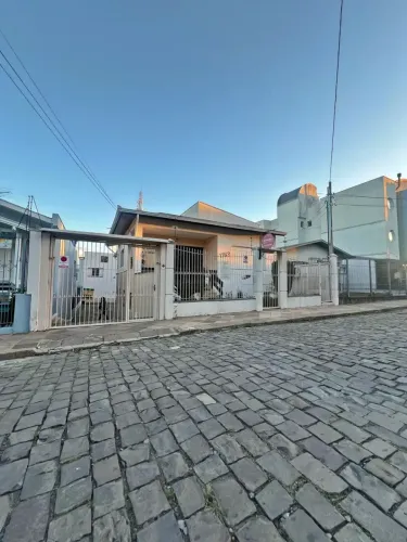 BENTOALVES aluga kitinet mobiliado, com 30 m2, com 1 quarto, no Petrópolis - Caxias do Sul