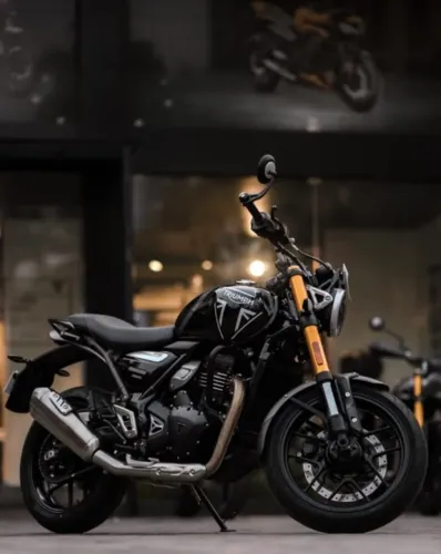 Triumph Speed 400 2025/26 - baixo KM - R$ 29.990