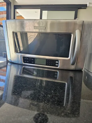 Micro-ondas KitchenAid Inox - Pouquíssimo uso - Apenas display com defeito