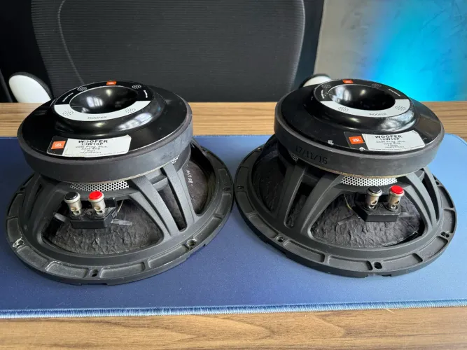 Par de Medios JBL 10W16P originais
