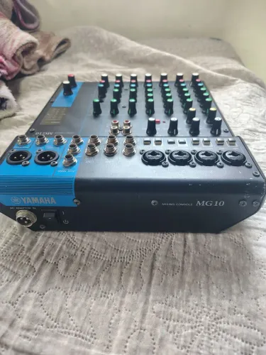 Mesa de som Yamaha mg 10 (10 canais com fonte) revisada funcionando 100%