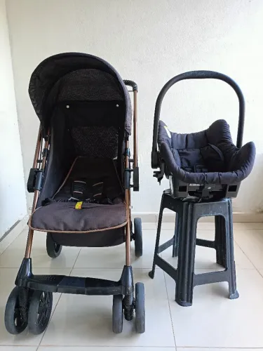 Carrinho de bebê + Bebê conforto Galzerano 