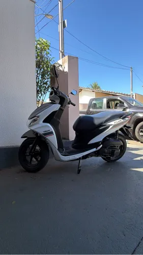 Yamaha Fluo 2023 no preço de ocasião