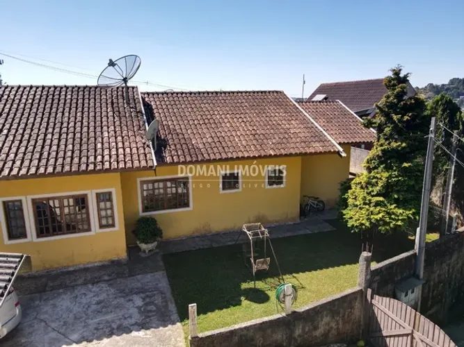 Casa à Venda com Preço de Oportunidade na Região da Abernéssia - Campos do Jordão/SP