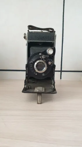 Câmera fotográfica dobrável