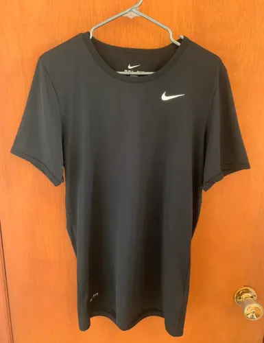 Camisa da Nike Dri-Fit M preta