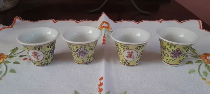 4 COPINHOS PARA SAQUÊ