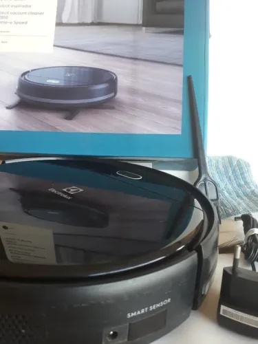 Apirador Robô Eletrolux ERB10 Bivolt