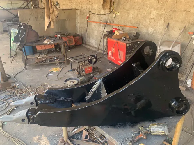 Destocador escavadeira 20 ton