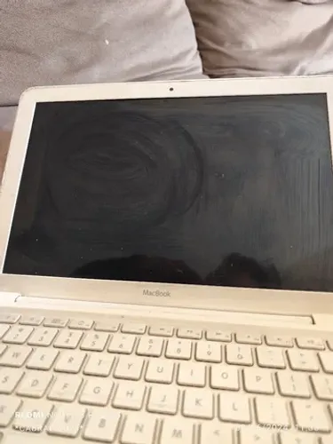 Vendo MacBook unibod 2010 no estado para possível reparo (tela funciona )