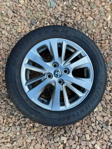 Roda c/ pneu 185/60 R15 (3) Yaris ler descrição
