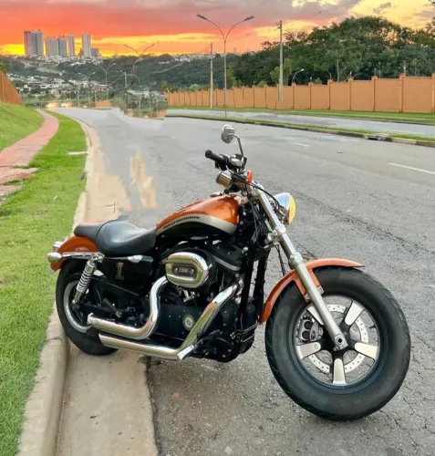 Harley - Estilo e Potência - Moto muito conservada 