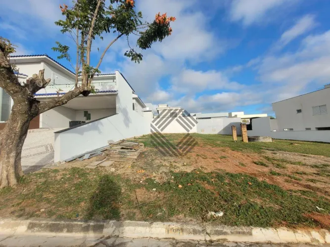 Terreno plano para comprar com 360m² no Condomínio Vila Verona - Cajuru do Sul, Sorocaba S