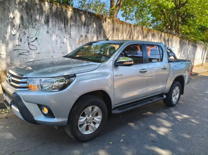 Toyota Hilux CD SRV 4X4 2.8 TDI Diesel Aut. 2017