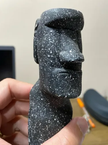 Estatueta Moai da Ilha de Páscoa (meme Dentu!)