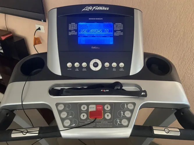 Esteira profissional Life fitness