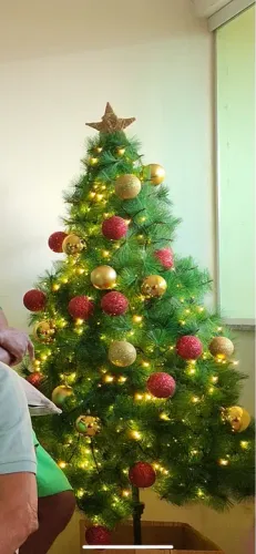 Árvore de Natal 1,8m em perfeito estado